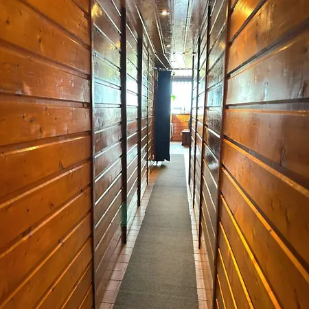 The Boat Terrace Retreat 2 Guests