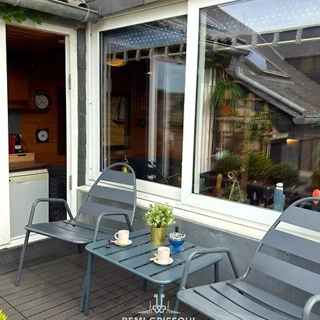 The Boat Terrace Retreat 2 Guests