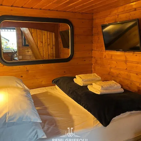 The Boat Terrace Retreat 2 Guests