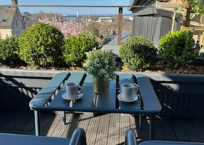 The Boat Terrace Retreat 2 Guests Honfleur