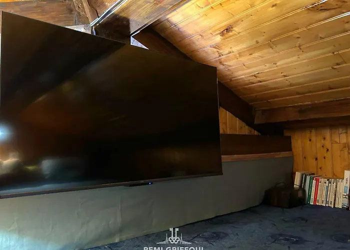 The Boat Terrace Retreat 2 Guests