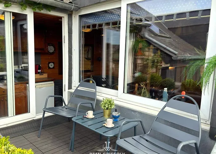 The Boat Terrace Retreat 2 Guests