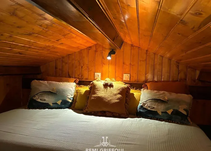 The Boat Terrace Retreat 2 Guests דירה