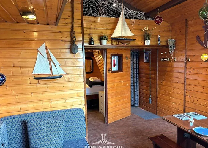 The Boat Terrace Retreat 2 Guests Apartmán Honfleur