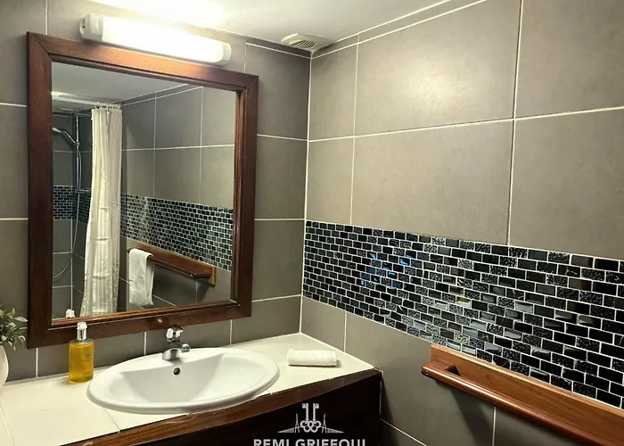 The Boat Terrace Retreat 2 Guests * הונפלר